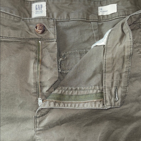 Olive Khaki Shorts - Picture 3 of 4